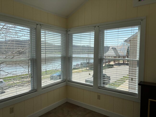 Photo - 117 N Front St Unidad C