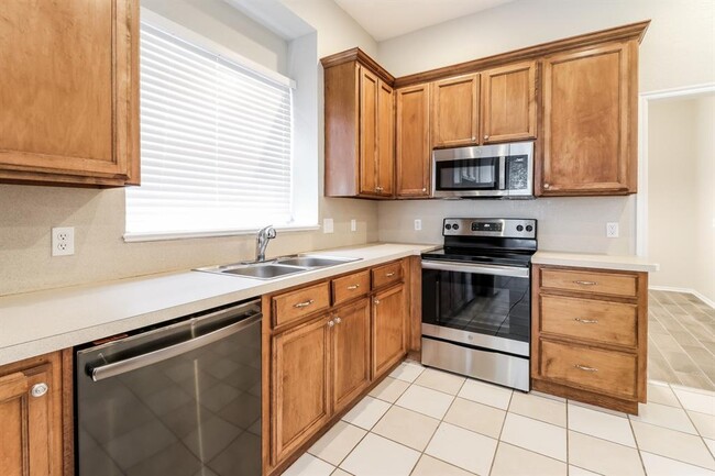 Photo - 1125 Oak Creek Dr