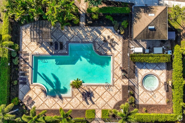 Booker Creek Apartments - Saint Petersburg, FL | ForRent.com