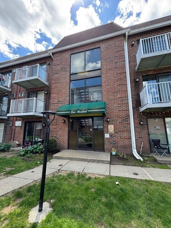 Building Photo - 1186 Worcester Rd Unit 231