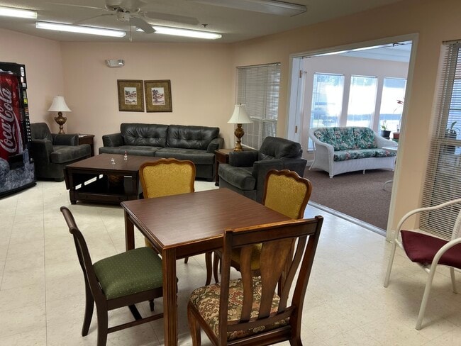 Laurel Oaks - Clubhouse