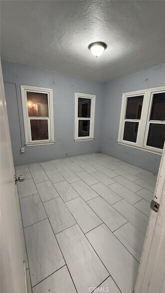 Photo - 260 W 9th St