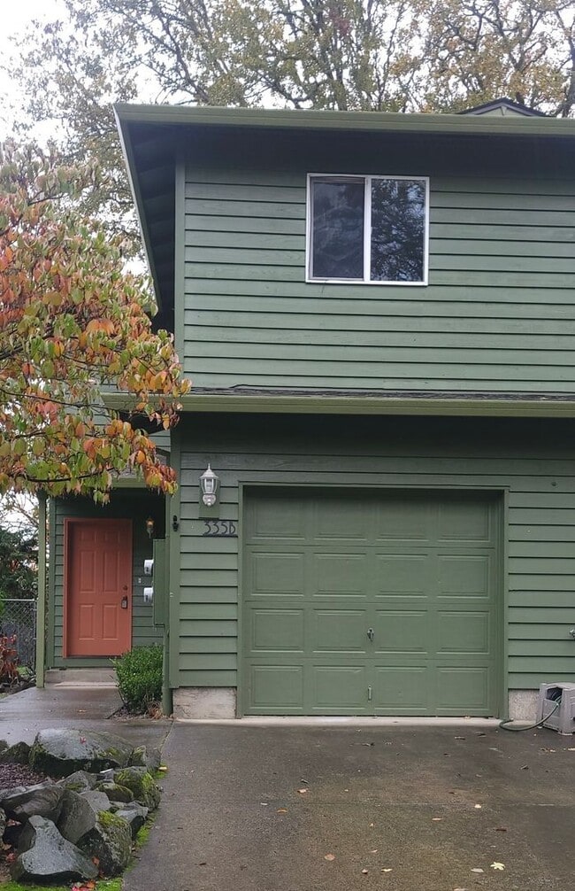 Building Photo - 335 S 16th St Unit B