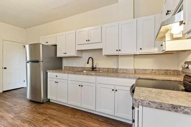 Photo - Spacious 5 Bedroom Home w/ Balcony, Porch & Yard Space!