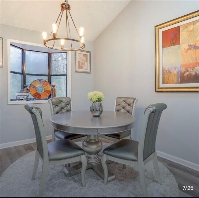 Photo - 3468 Deer Trce