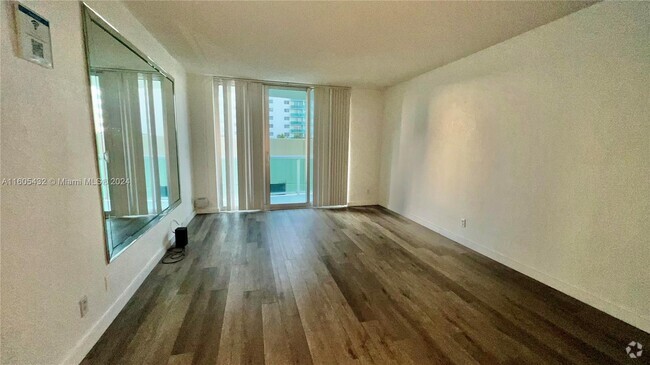 Building Photo - 3901 S Ocean Dr Unit 3C Rental