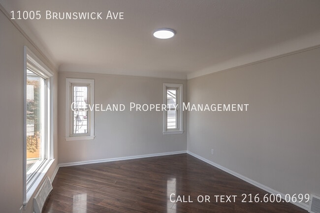 11005 Brunswick Ave