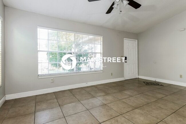 Photo - 3 Bedroom Pet-Friendly Home in Gotha, FL with Main Street Renewal