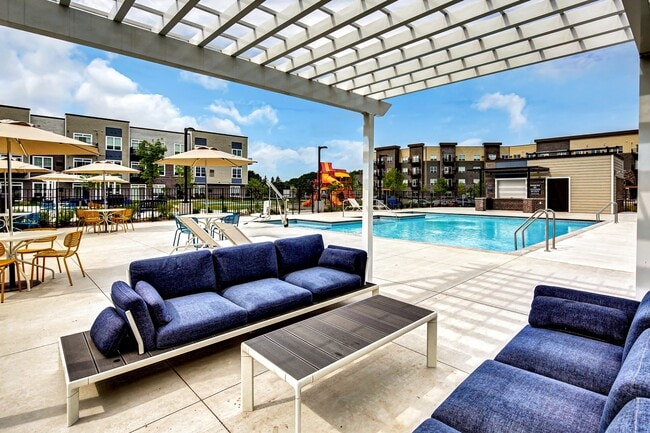 Urbana Outdoor Lounge