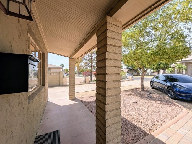 Photo - 2443 E Earll Dr