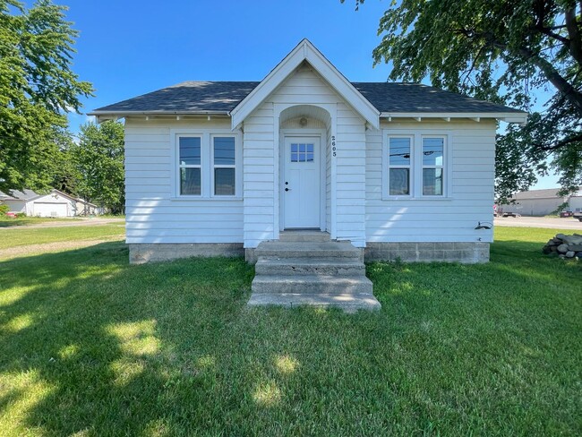 Building Photo - Adorable bungalow in Jenison Rental