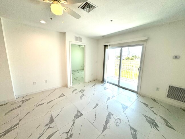 Photo - 746 SW 8th Ter