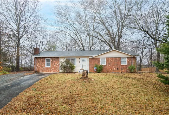 Photo - 114 Ravenwood Ct House