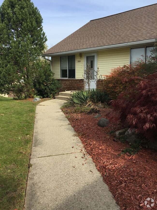 Building Photo - Four Bedroom Large Duplex in Kentwood Scho... Rental