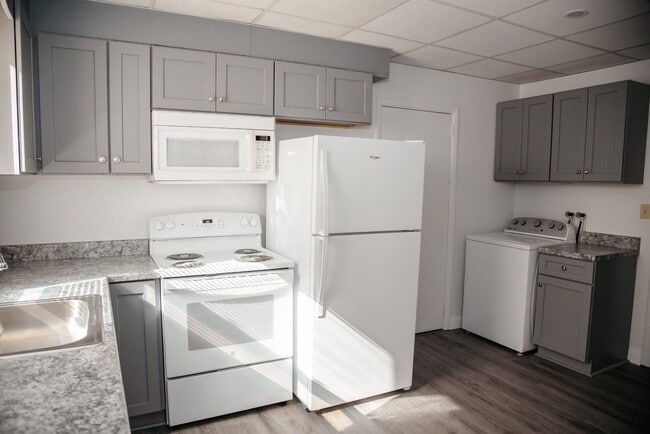 Photo - 347 E High St Unidad 101