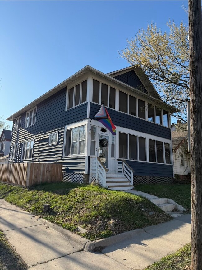 Building Photo - 693 Western Ave N Unit Western Avenue Duplex