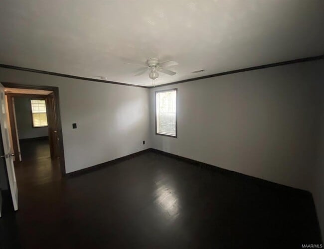 Photo - 3577 Whiting Ave