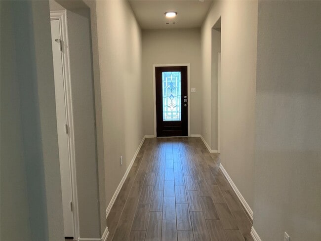 Building Photo - 7310 Saddle Tree Dr Rental
