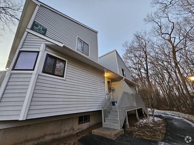 Building Photo - 322 Cypress Rd Rental