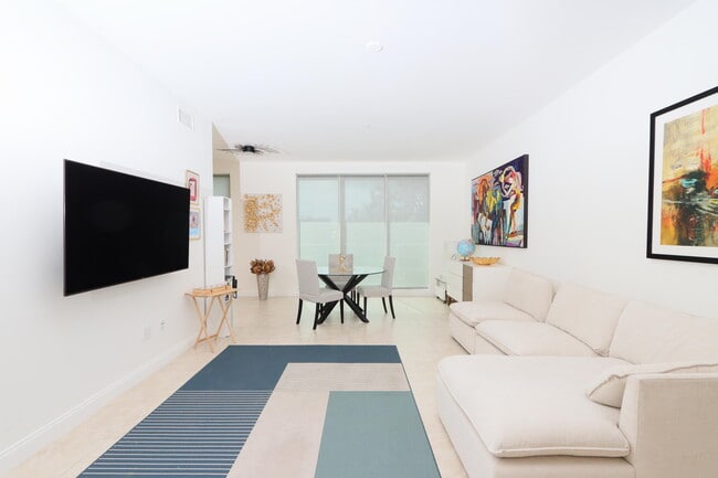 Photo - 411 N New River Dr E Unidad 201