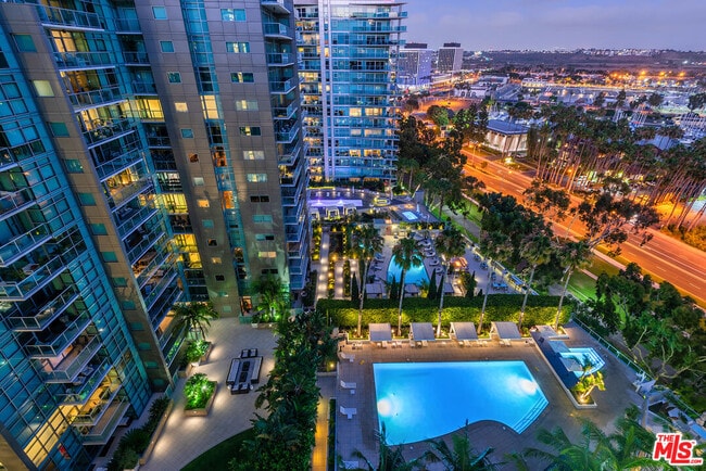 Building Photo - 13700 Marina Pointe Dr Unit 1724 Rental
