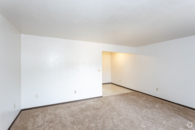 1BR, 1BA - 650 SF