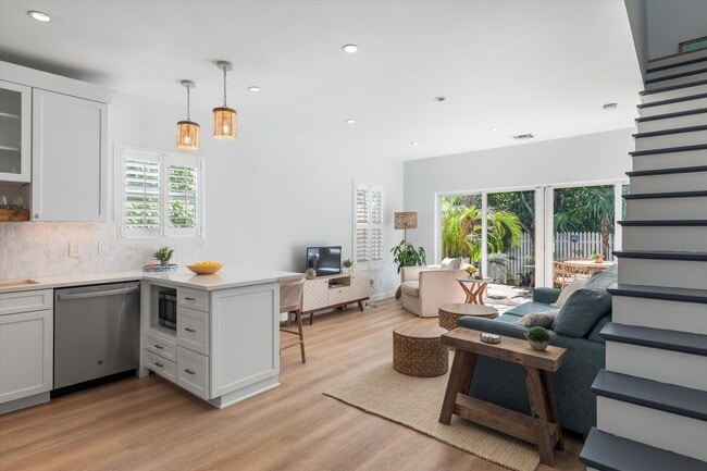 Photo - 634 Louisa St