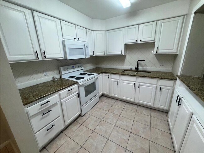 1111 Romano Ave