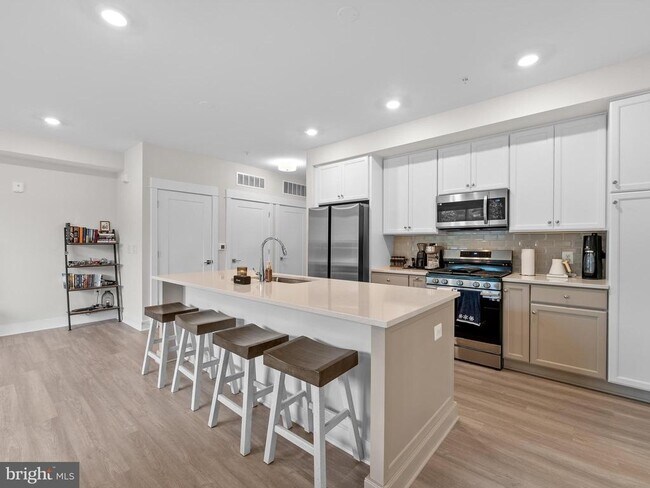Photo - 43795 Transit Sq Unit 107