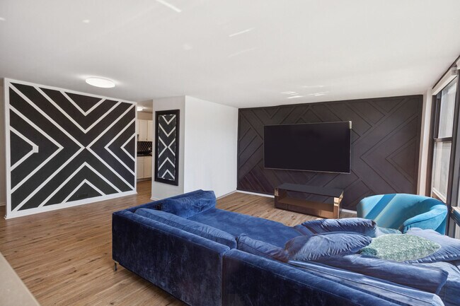 Photo - 2605 S Indiana Ave