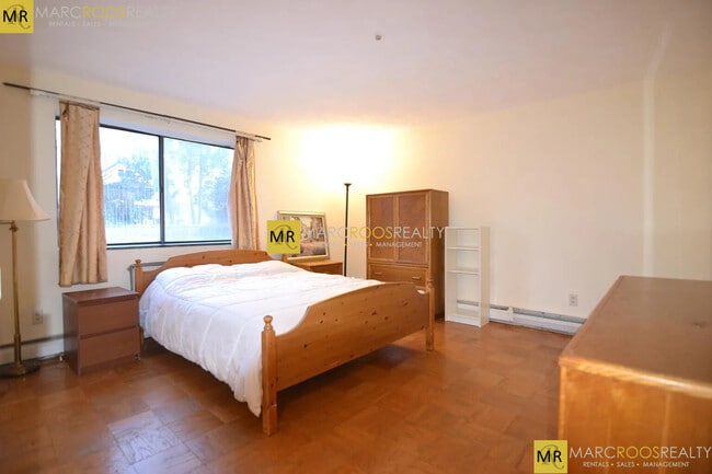 Photo - 12 Pond Ln Unit 26