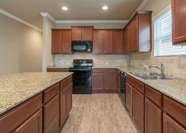 Photo - 613 Fair Springs Dr