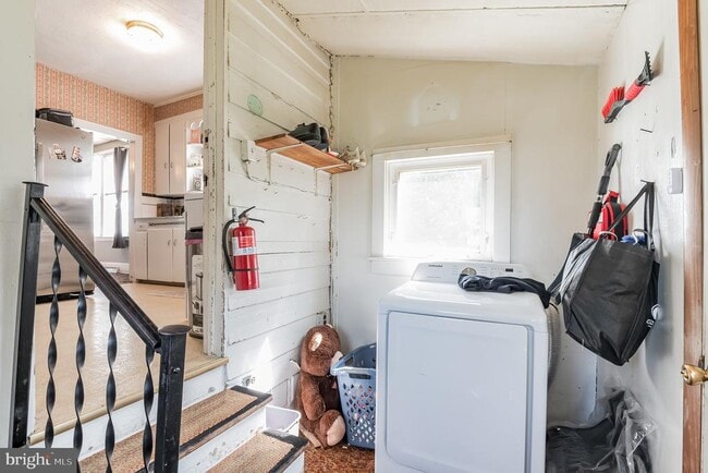 Photo - 2041 W Main St