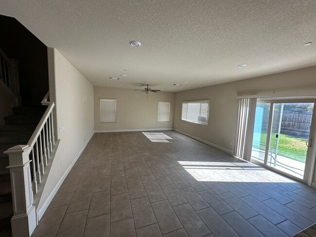 3732 Bonifacio Way