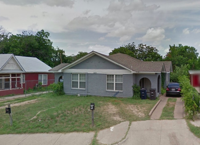 Building Photo - 3431 N Littlejohn Ave Unit A