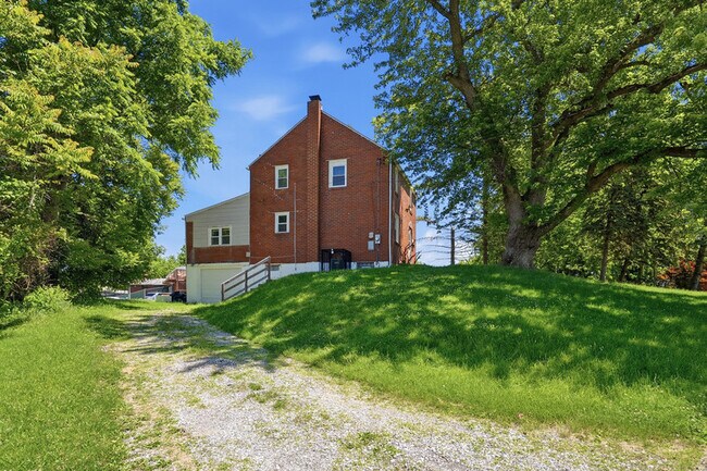 Photo - 624 Elm Dr