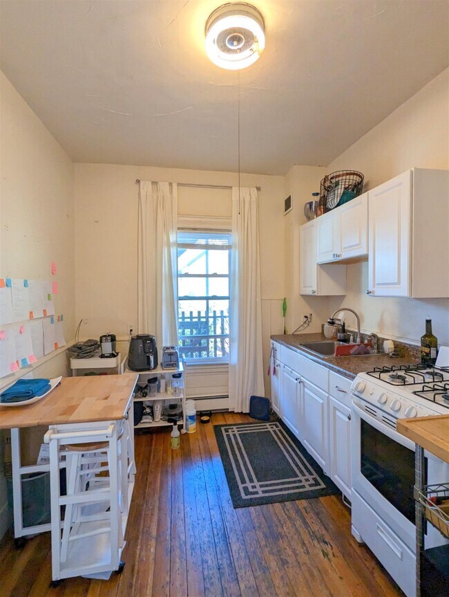 Photo - 8 Evergreen Sq Unit 2