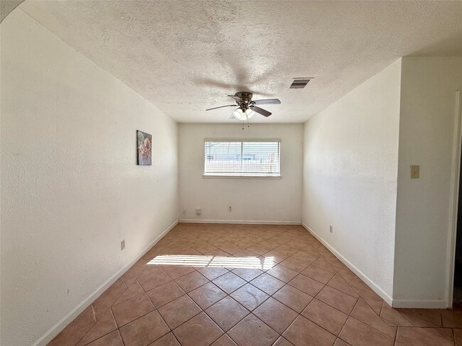 Photo - 9350 Guywood St