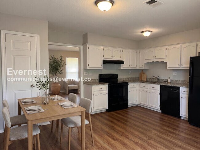 Photo - 3400 Laurelwood Dr