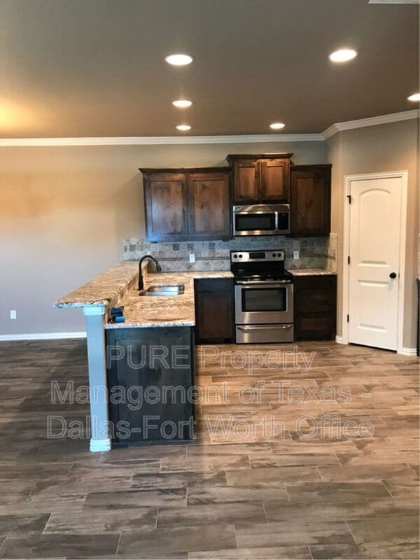 Photo - 3011 Enchanted Rd
