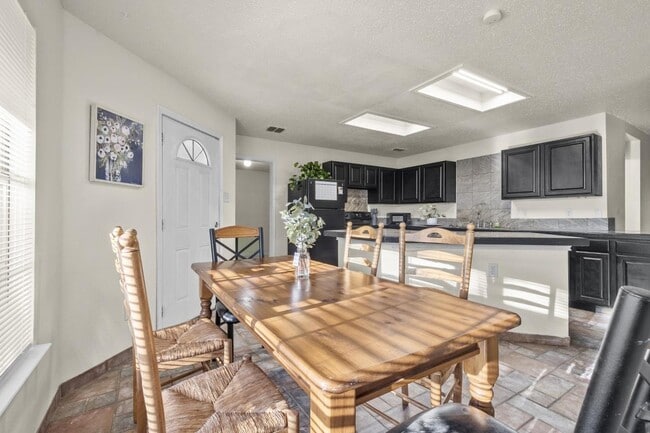 Photo - 7206 Lighthouse Rd