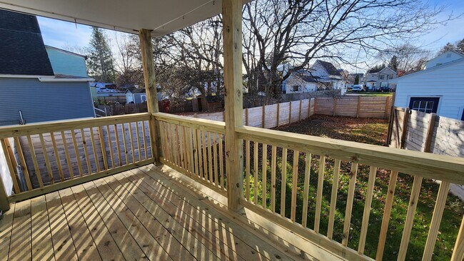 Photo - 114 S 6th St Unidad Lower Front Apartment