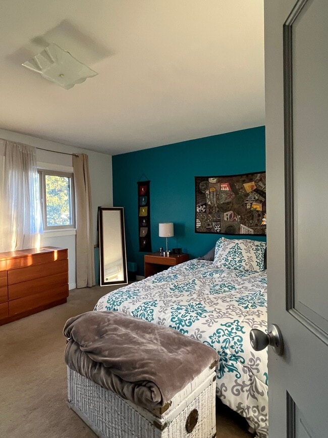 Building Photo - 6057 34th Ave NE