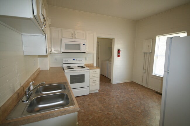 Photo - Duplex with All Appliances, Deck and Fence... Unit B