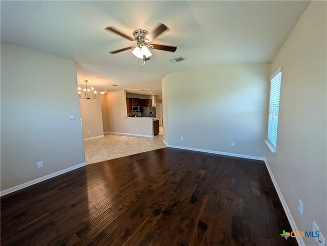 Photo - 1337 Lauren St