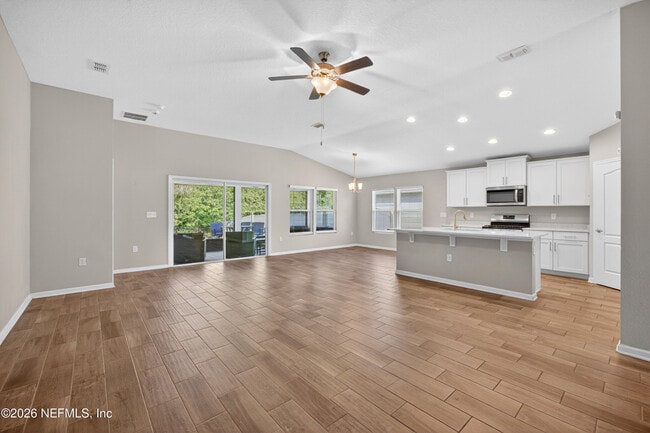 Photo - 83650 Nether St