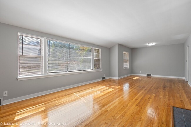 Photo - 329 E 8th Ave