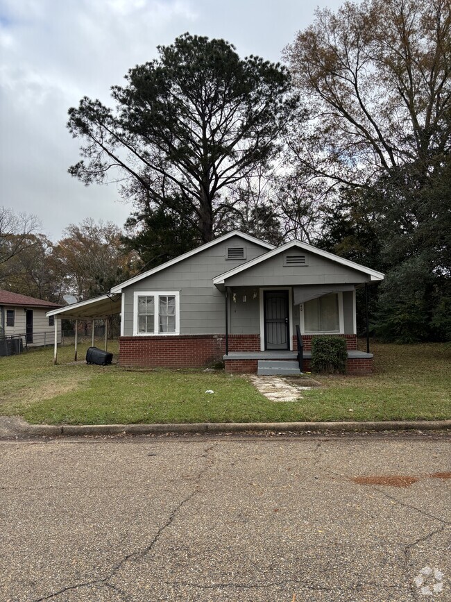 Building Photo - 1140 Corinth St Rental