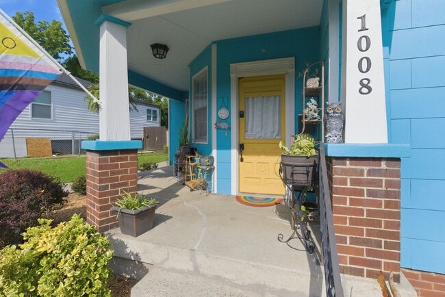 Building Photo - 1008 Stainback Ave
