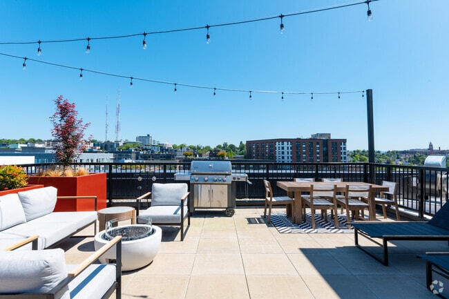 Rooftop Deck - Woodworth Apartments | Vibrant & Luxurious...